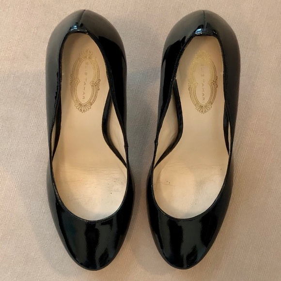 ELIE TAHARI PATENT LEATHER ROUND TOE PUMPS - Picture 2 of 15